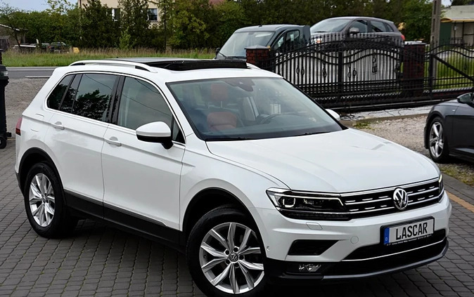 Volkswagen Tiguan cena 89700 przebieg: 171750, rok produkcji 2018 z Warka małe 667